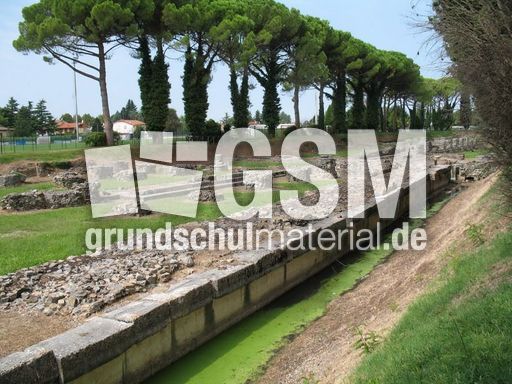 Italien Venetien Aquileia Hafen 005.JPG